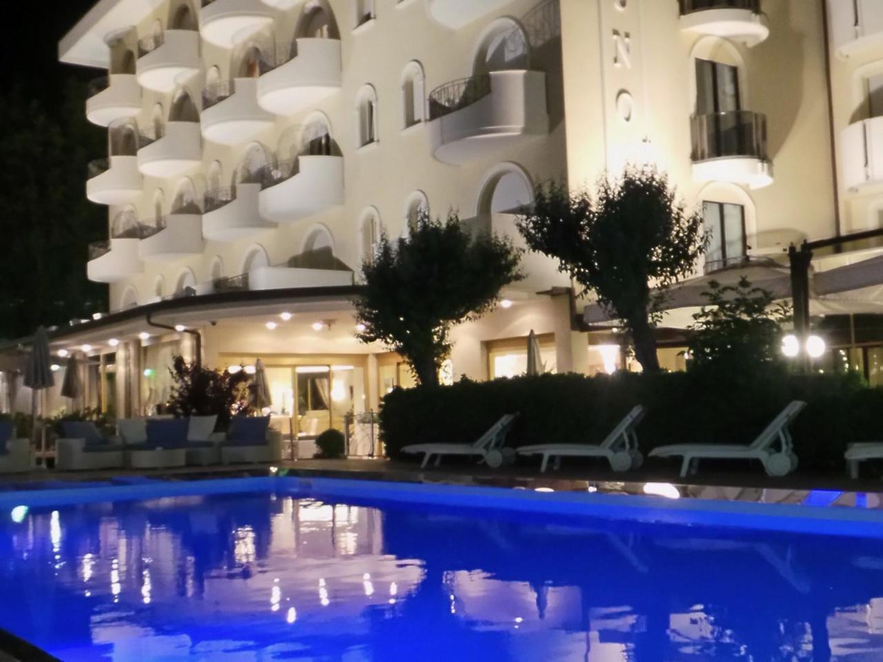 קרביה Hotel Nettuno מראה חיצוני תמונה